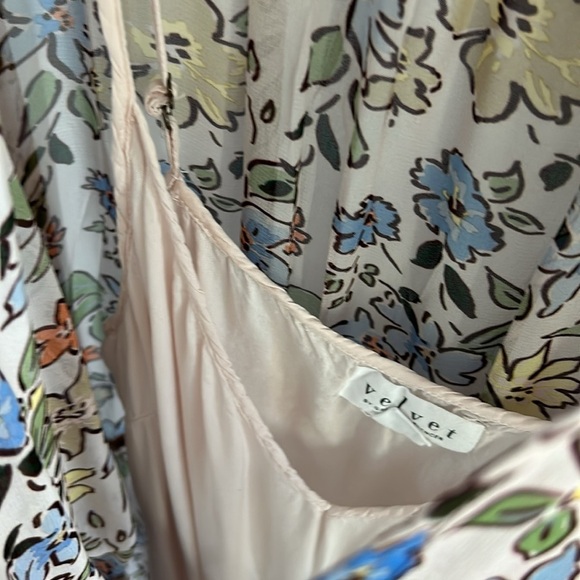 Velvet By Graham &  Spencer Pricilla Floral Dress - Picture 8 of 10